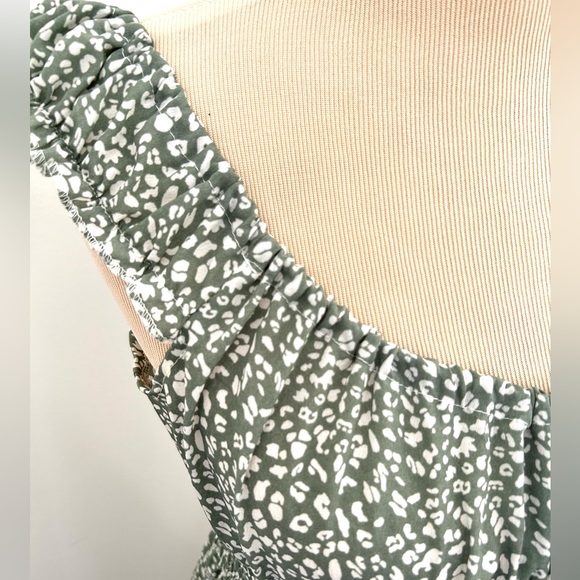 🌸Women’s Sage Green Sundress. Size: Small. - Picture 6 of 11